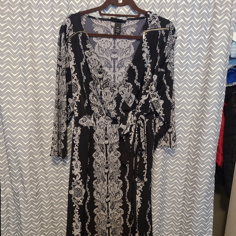 Wrap dress with fillagree pattern